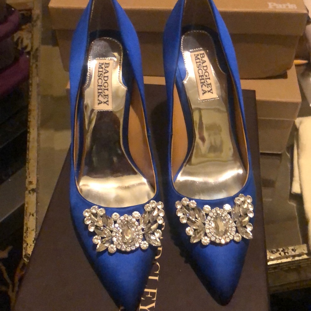 Badgley Mischka size 7 w box. Only used once.